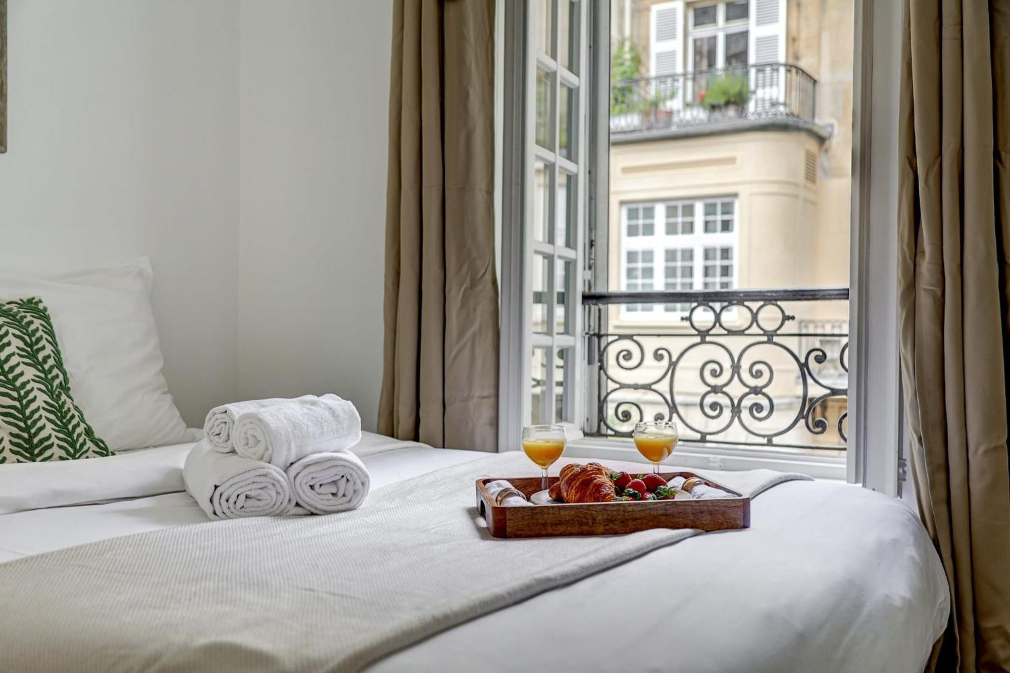 Champs-Elysees - 2Br With Balcony - Cityapartmentstay Paris Exterior foto