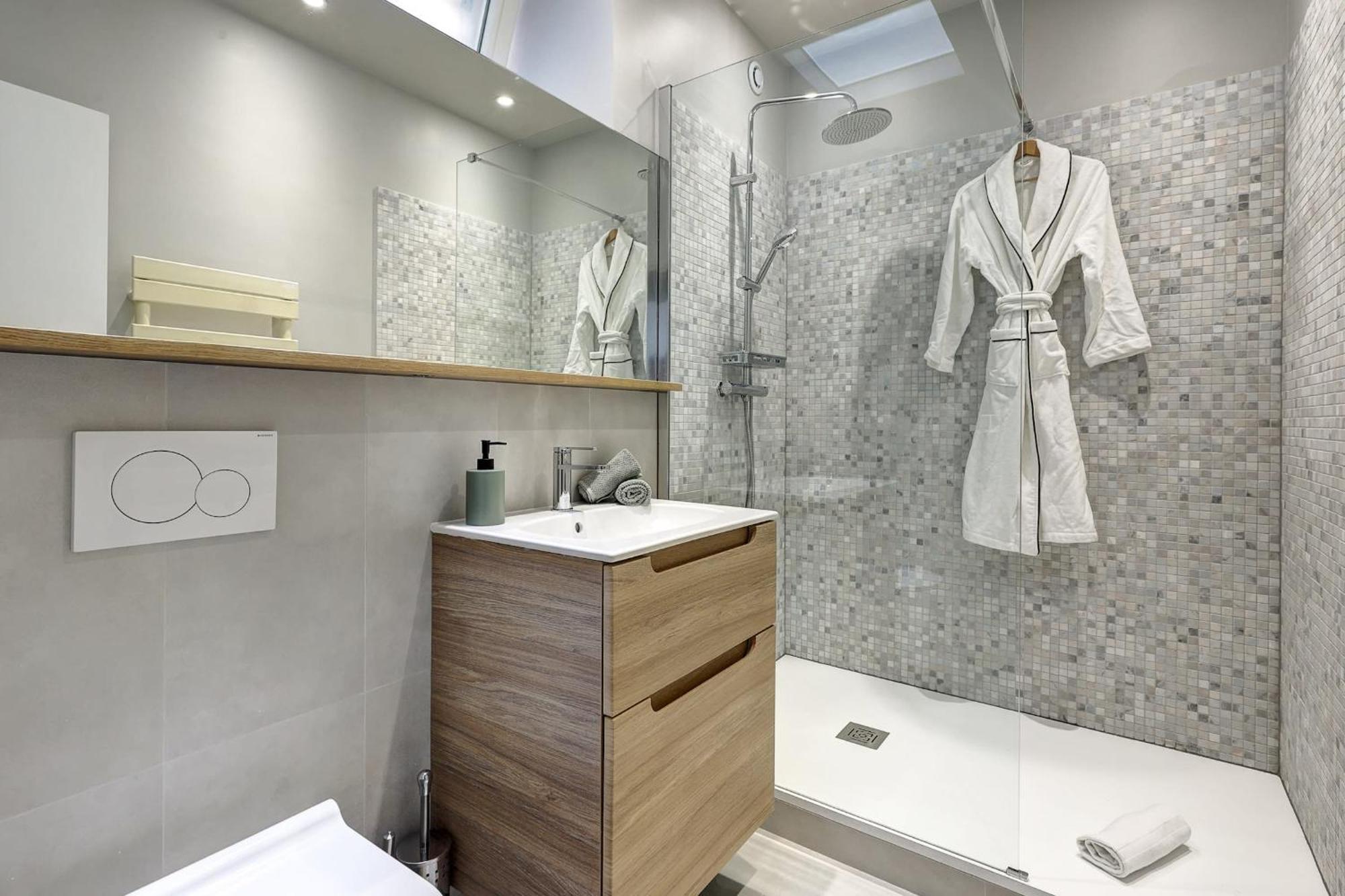 Champs-Elysees - 2Br With Balcony - Cityapartmentstay Paris Exterior foto
